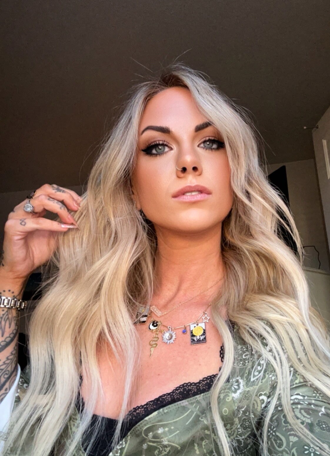 Maddie Whitman, Blonding Specialist at Salon Onyx Scottsdale